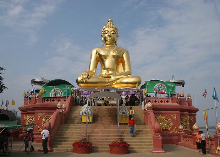 Buddha kuju
Kuldne kolmnurk
Keywords: Tai Thailand