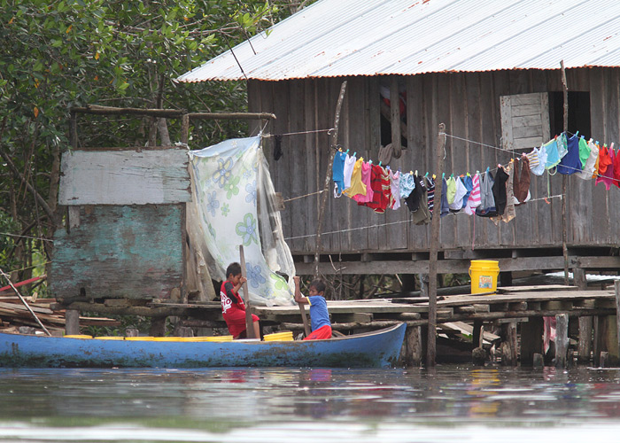 Teel Coloni saarele
Panama, jaanuar 2014

UP
