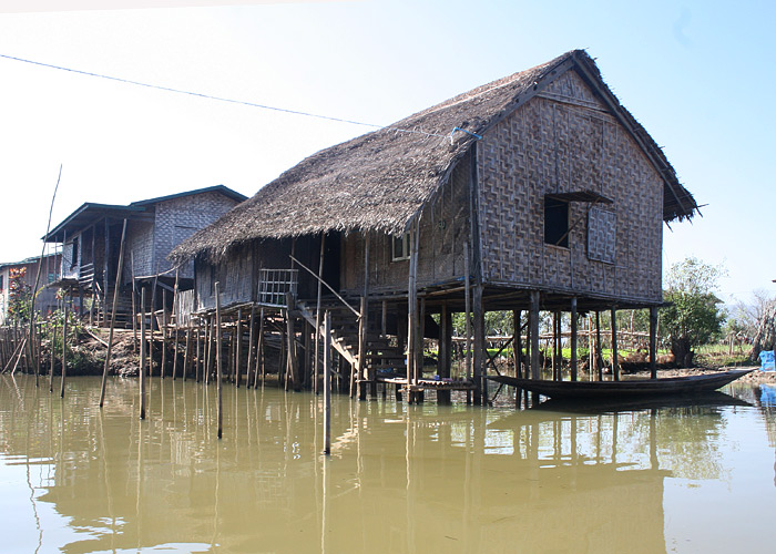 Inle järve ujuv küla
Birma, jaanuar 2012

Riho Marja
