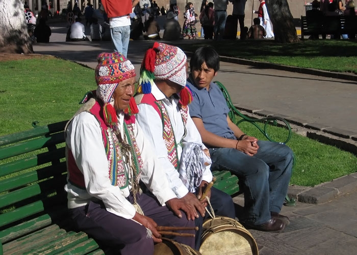 Cuscos
Rahvariites mehed Cuscos

RM
