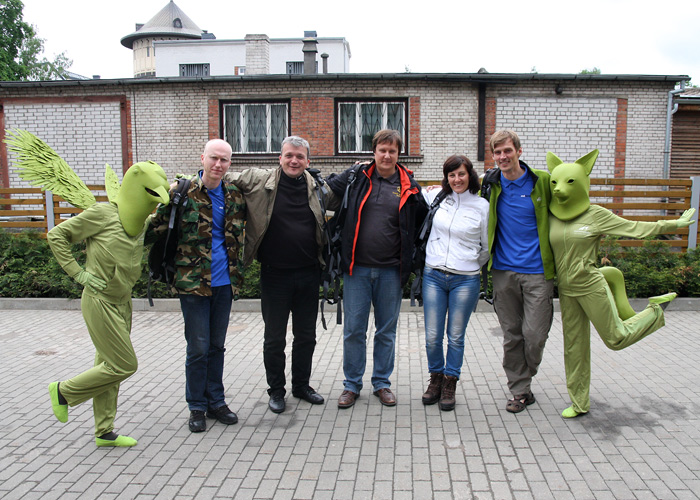 Läti 24 tunni linnuralli „Latvia’s State Forest Bird Rally 2013” võitjad
Team Estbirding koosseisus – Mihkel, Peeter, Margus, Mari ja Andris
Riia, 26.5.2013

Keywords: birders