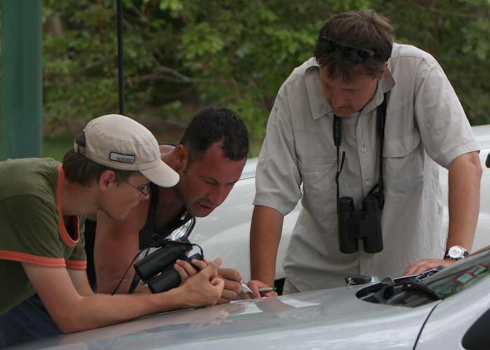 Strateegia paika!
Cairns, detsember 2007. Kohalik linnumees Martin annab meile infi.

Rene Ottesson
Keywords: birders