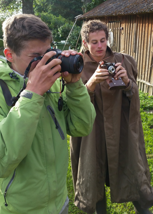 Kaameratestijad
Poisid testivad uusimaid kaameramudeleid. Vaibla linnujaam, august 2015

UP
Keywords: birders