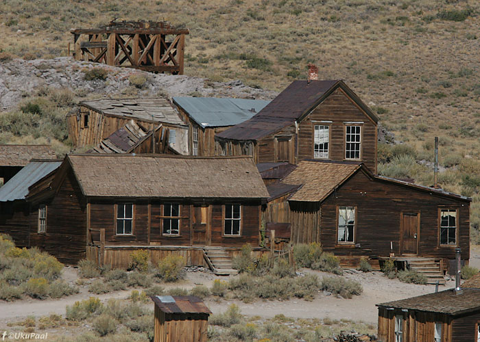 Bodie kummituslinn
Sellistes paikades filmitakse westerne... ja käiakse pujupüüsid bongamas. Bodie, California. 

Riho Marja
