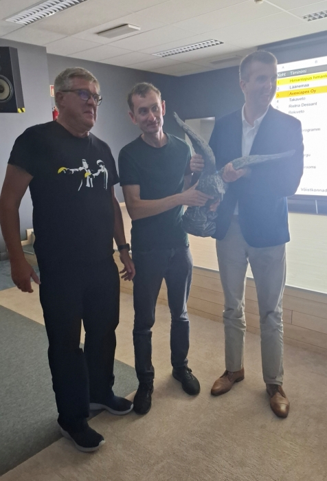 Estonian Open 2026
Rändkarikas "Raske kotkas" ja eelmise aasta võitjatiim Läänemaa

Foto: Tiiu Tali
