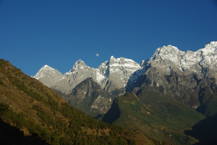 Tiger Leaping Gorge, Yulongi mägi
