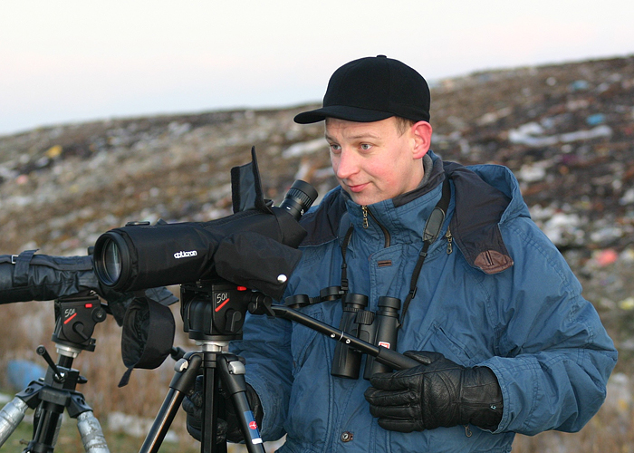 Tallinna tarmukaid
Ranno on saanud ligipääsu kajakaparadiisi - Jõelähtme prügilale. Talv 2004.

UP
Keywords: birders